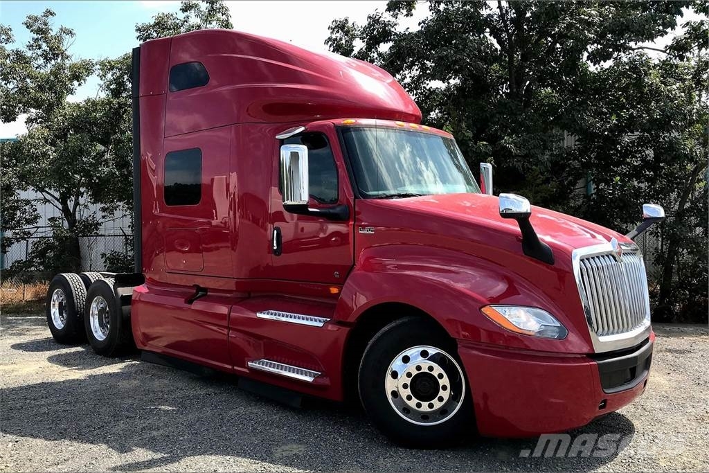 International LT625 6x4 Prime Movers