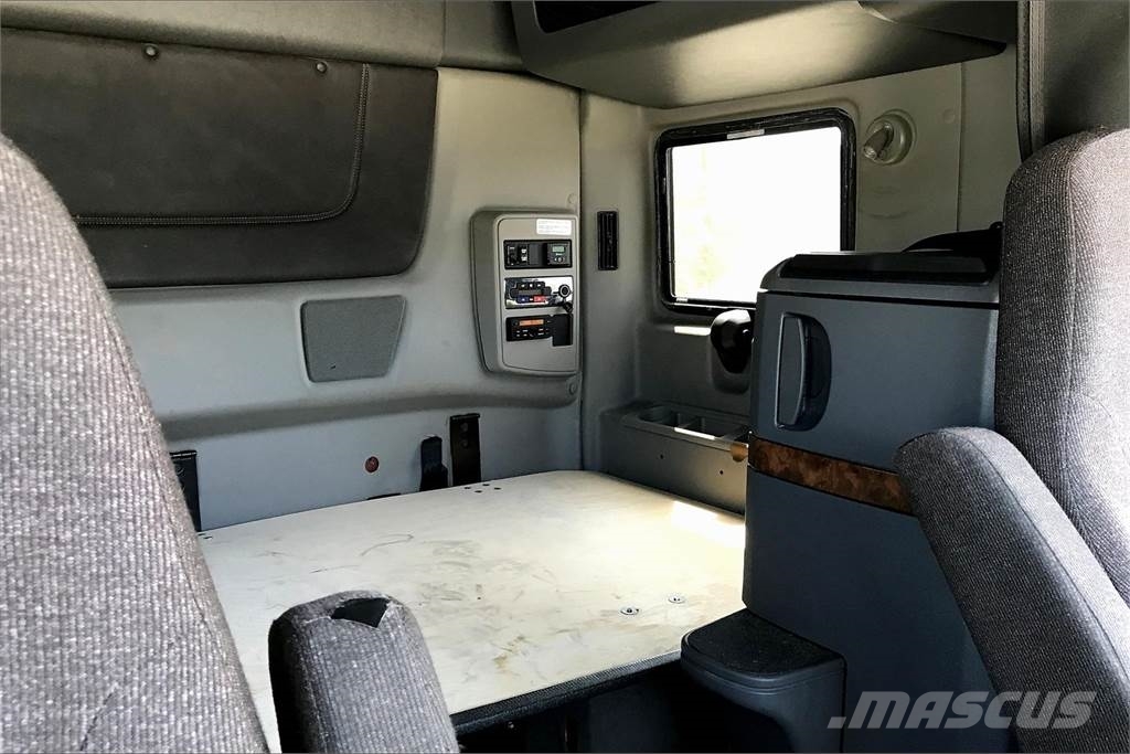 International LT625 6x4 Prime Movers