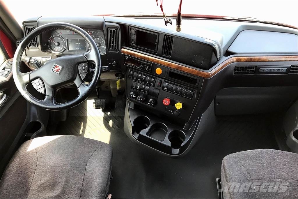 International LT625 6x4 Prime Movers