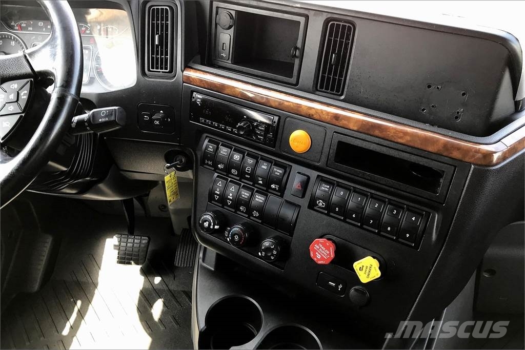 International LT625 6x4 Prime Movers