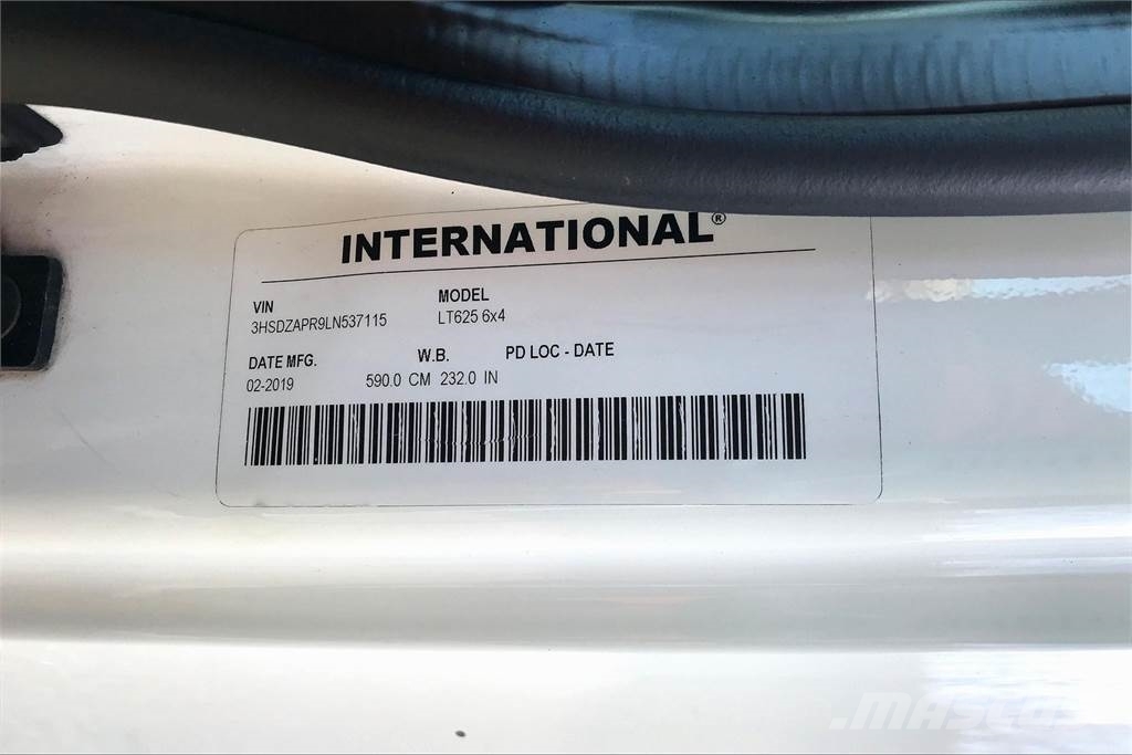 International LT625 6x4 Prime Movers