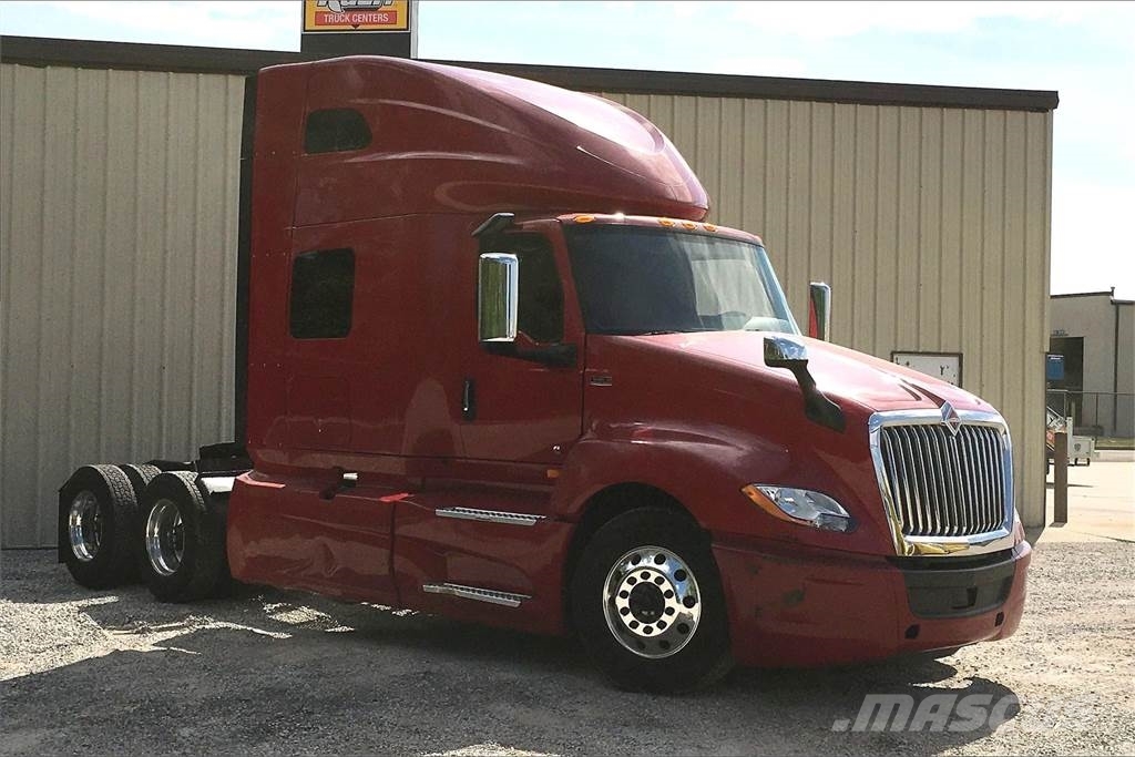 International LT625 6x4 Prime Movers