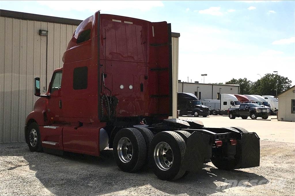 International LT625 6x4 Prime Movers