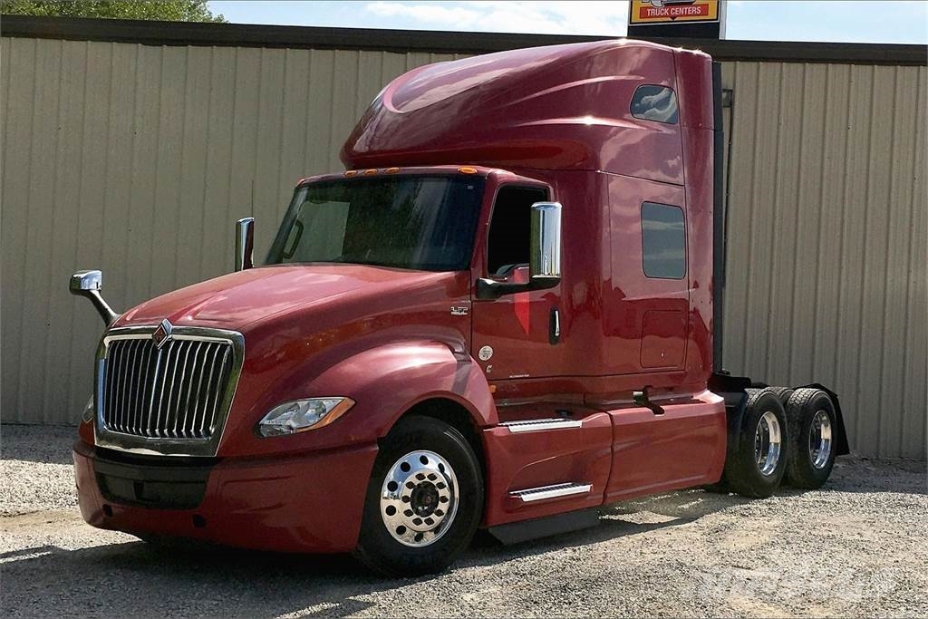 International LT625 6x4 Prime Movers