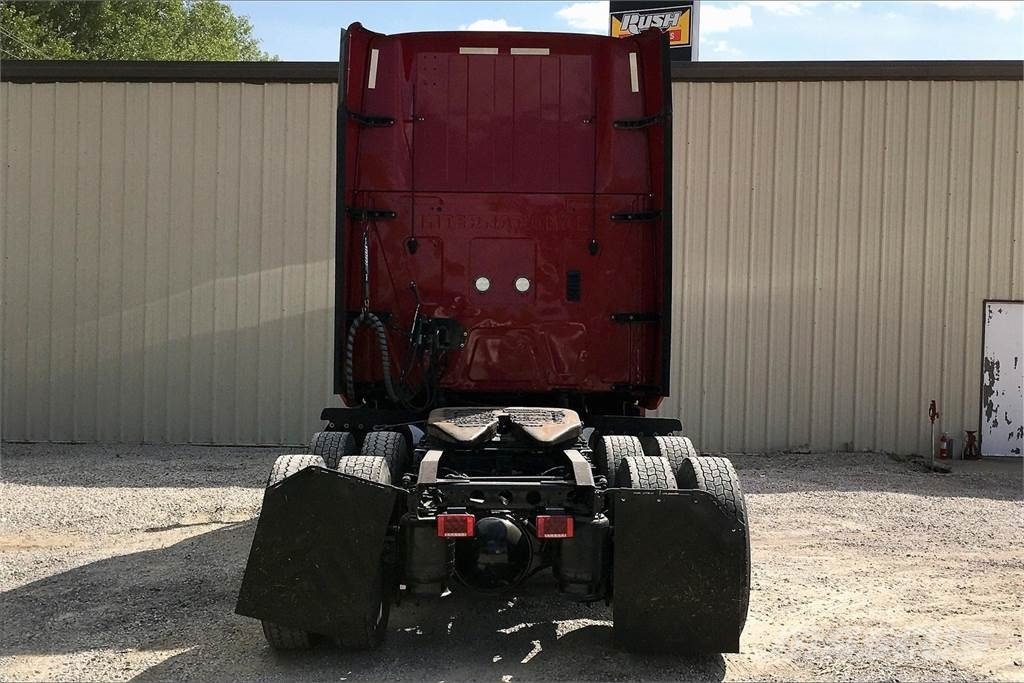 International LT625 6x4 Prime Movers