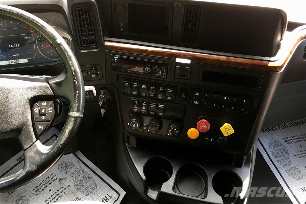 International LT625 6x4 Prime Movers