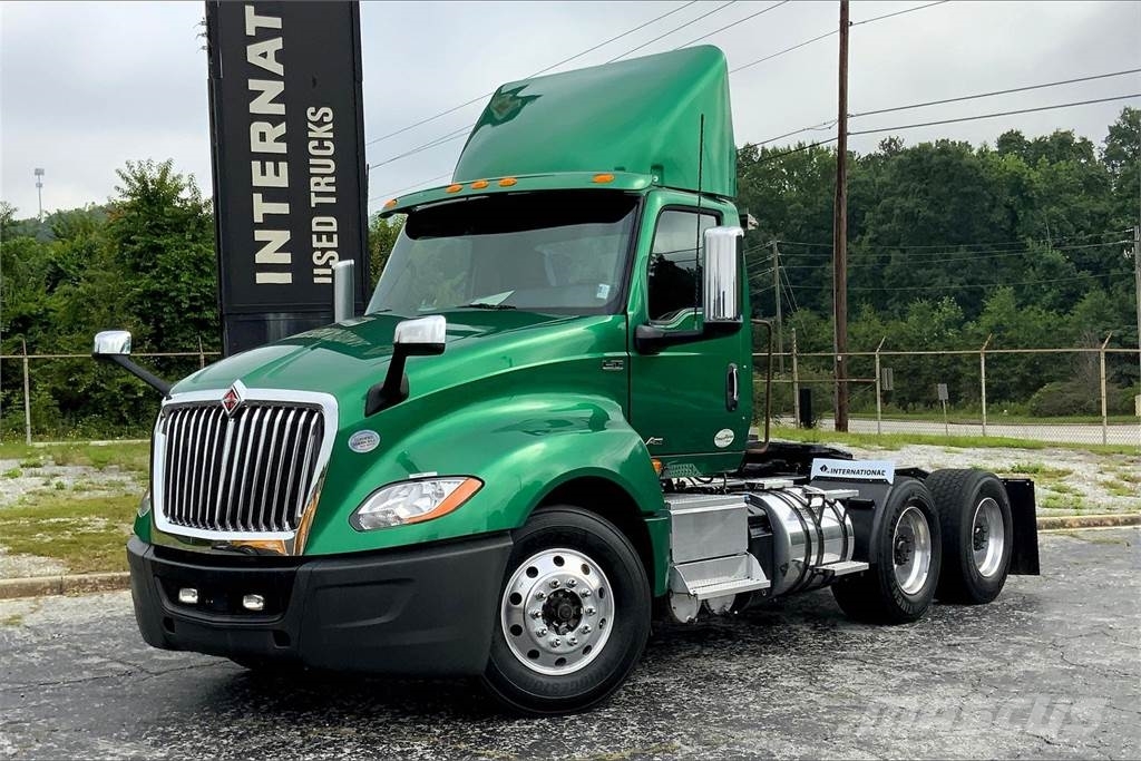 International LT625 6x4 Prime Movers