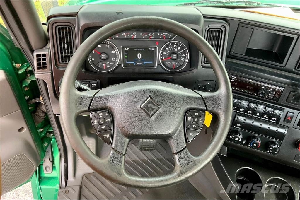 International LT625 6x4 Prime Movers