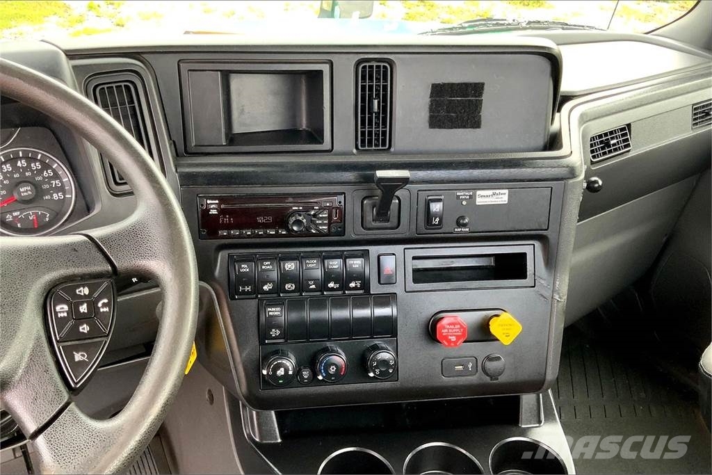 International LT625 6x4 Prime Movers