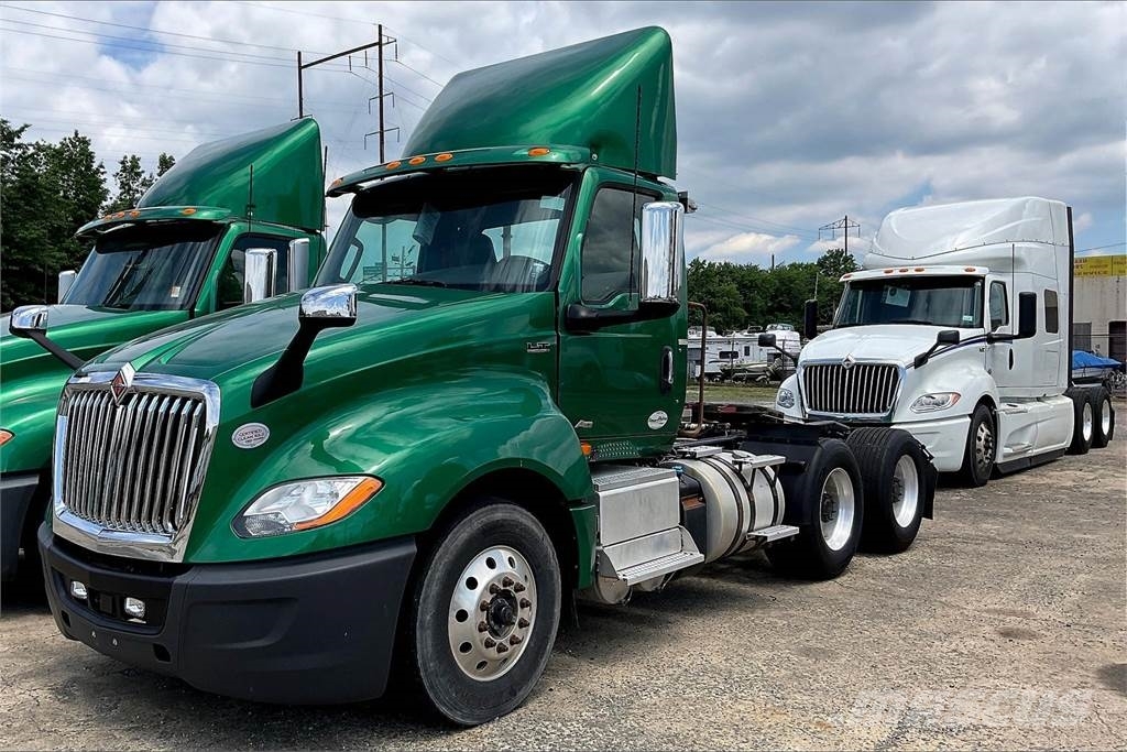 International LT625 6x4 Prime Movers