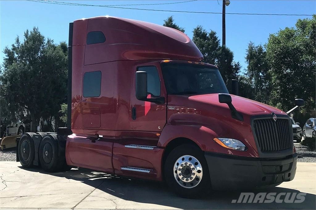 International LT625 6x4 Prime Movers