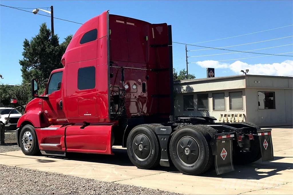International LT625 6x4 Prime Movers