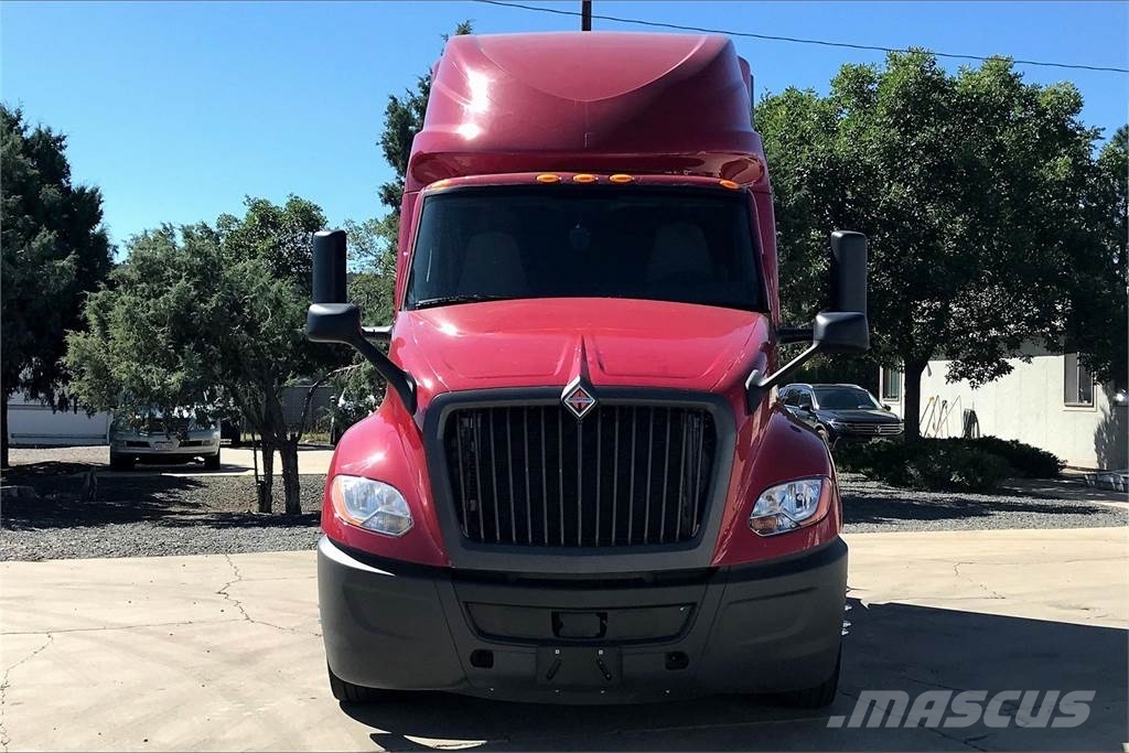 International LT625 6x4 Prime Movers