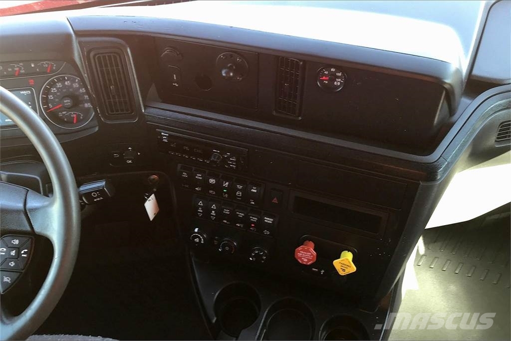International LT625 6x4 Prime Movers