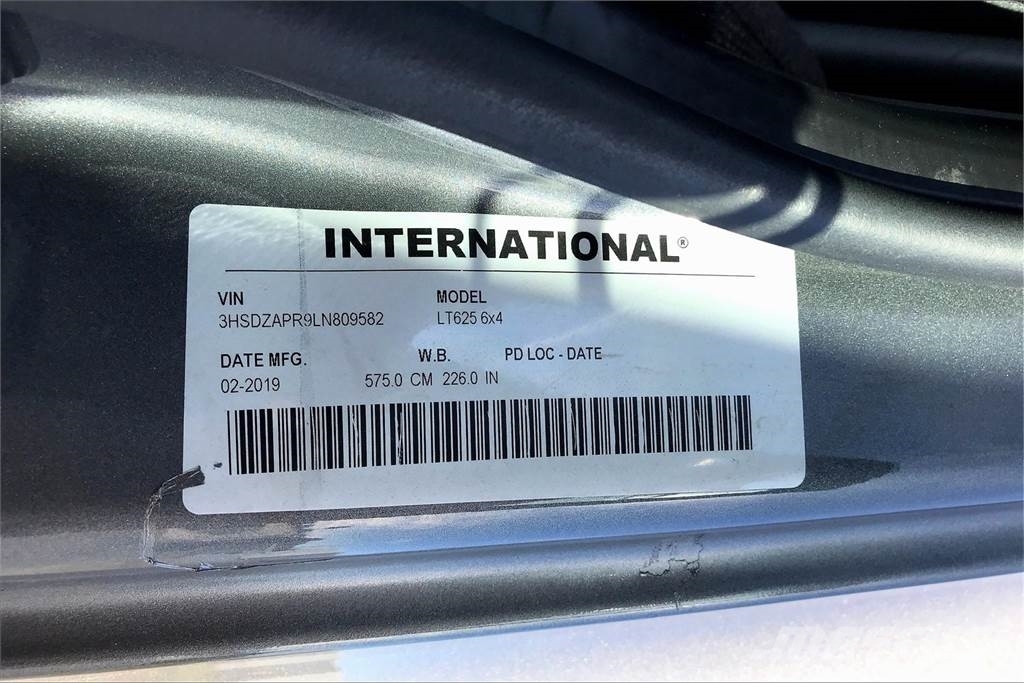 International LT625 6x4 Τράκτορες
