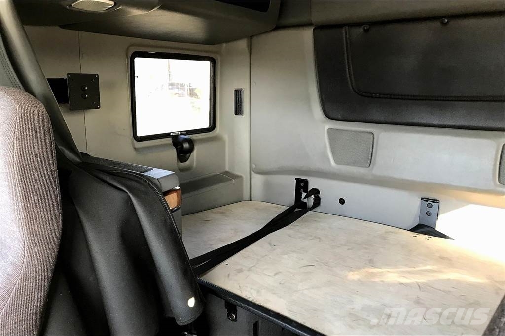 International LT625 6x4 Τράκτορες