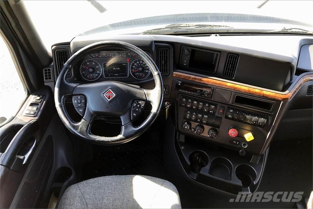 International LT625 6x4 Τράκτορες