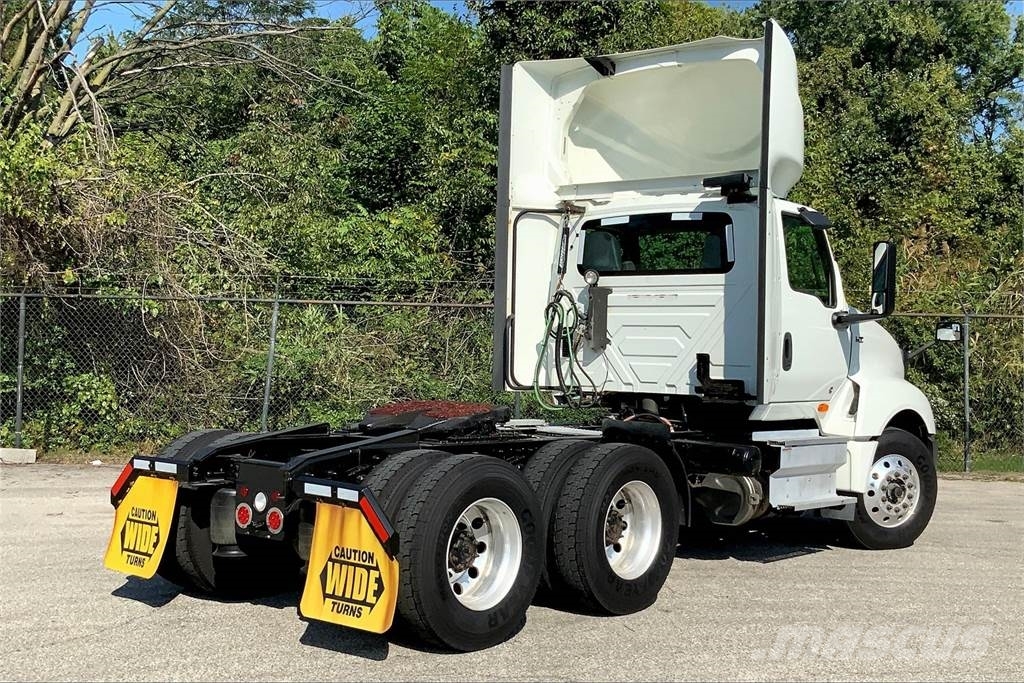 International LT625 6x4 Τράκτορες