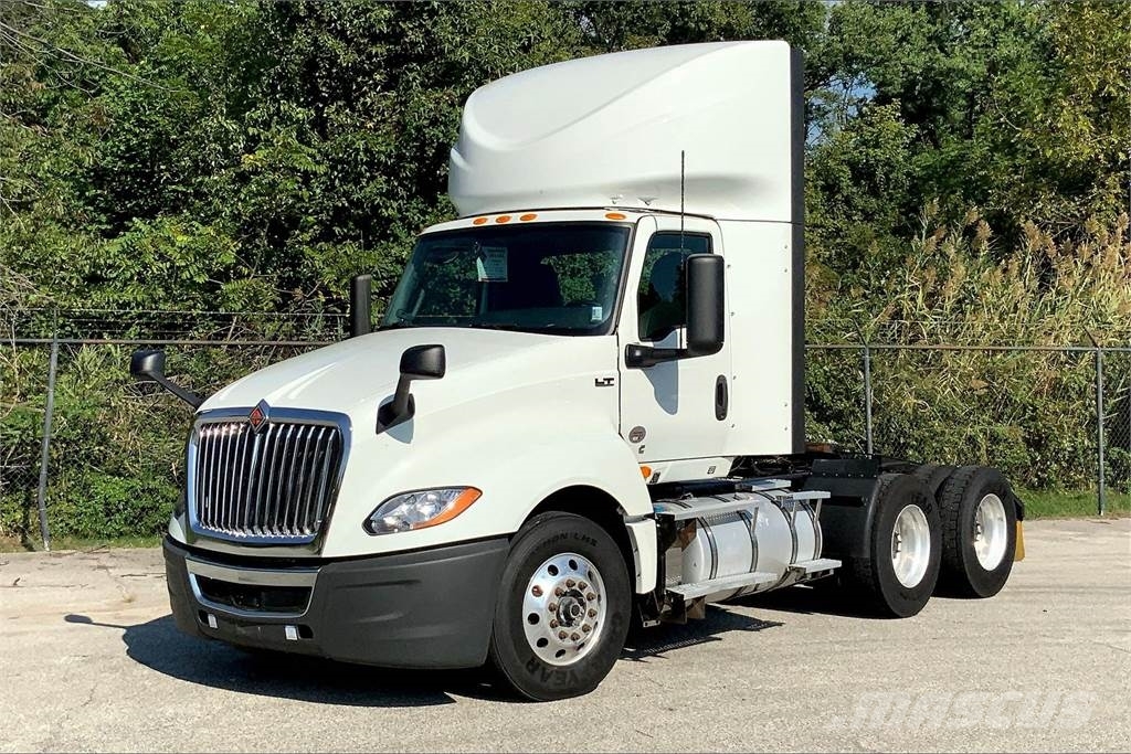 International LT625 6x4 Τράκτορες