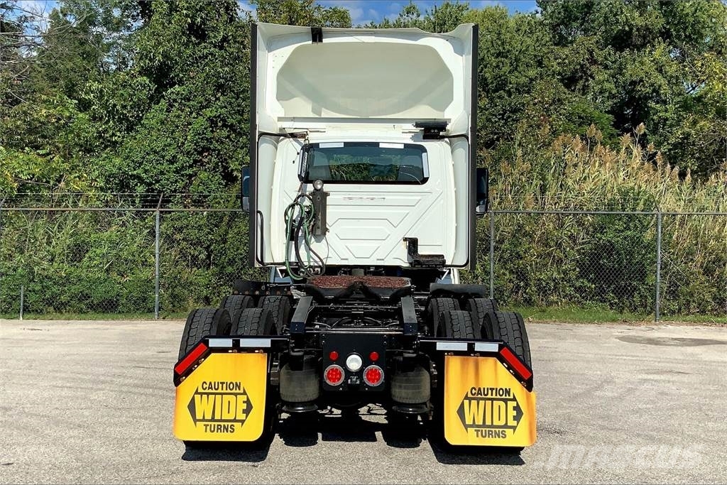 International LT625 6x4 Τράκτορες