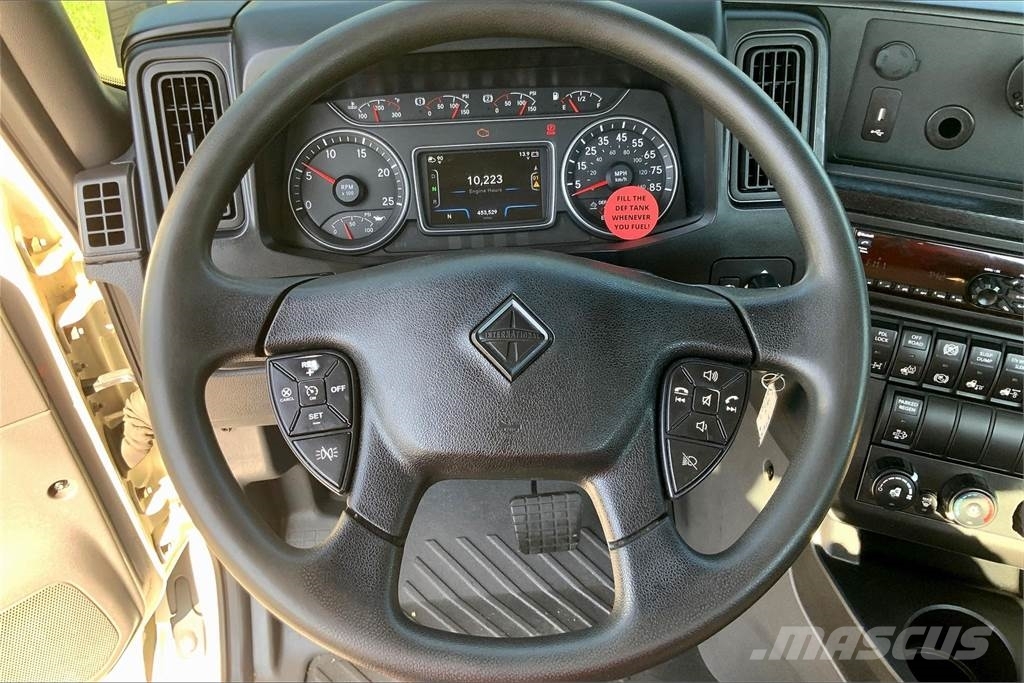 International LT625 6x4 Τράκτορες
