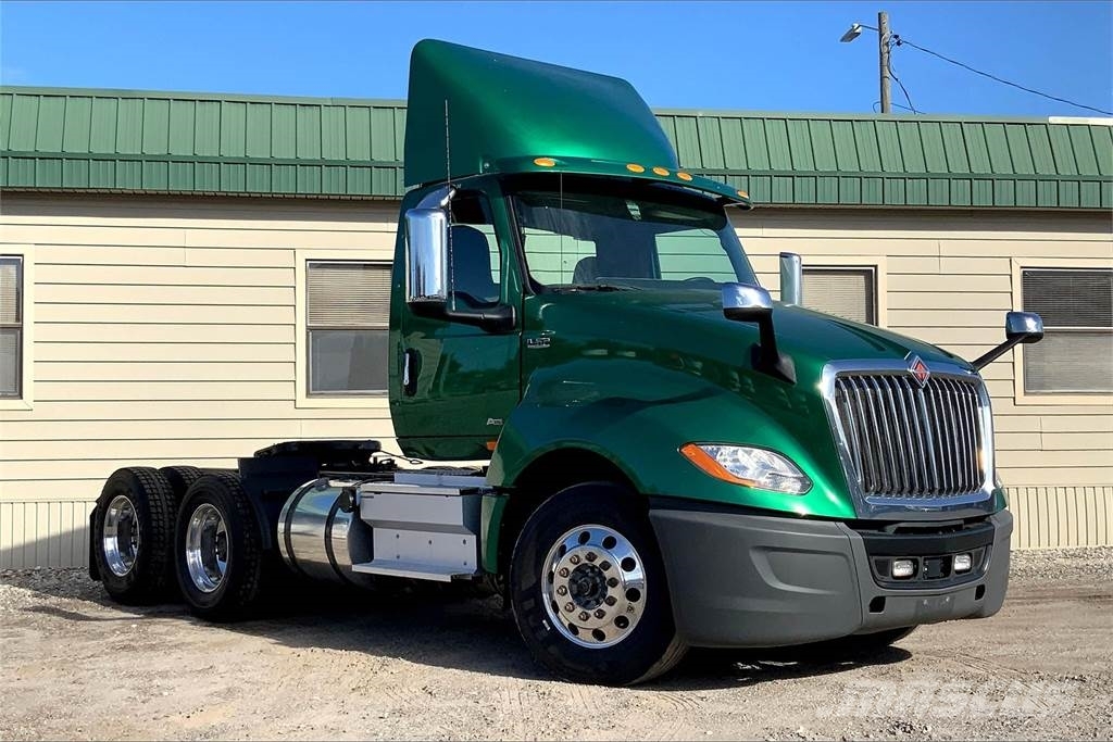 International LT625 6x4 Prime Movers