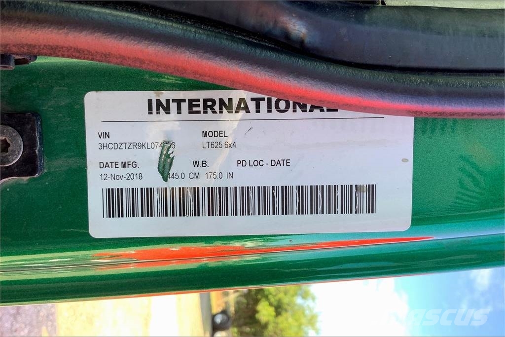 International LT625 6x4 Prime Movers