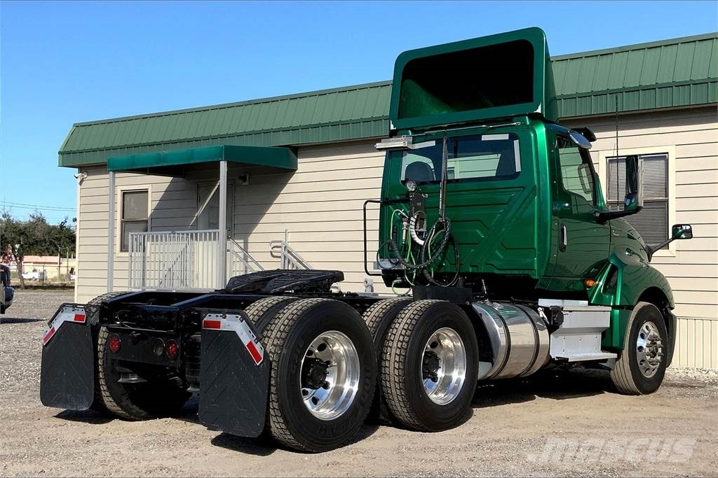 International LT625 6x4 Prime Movers