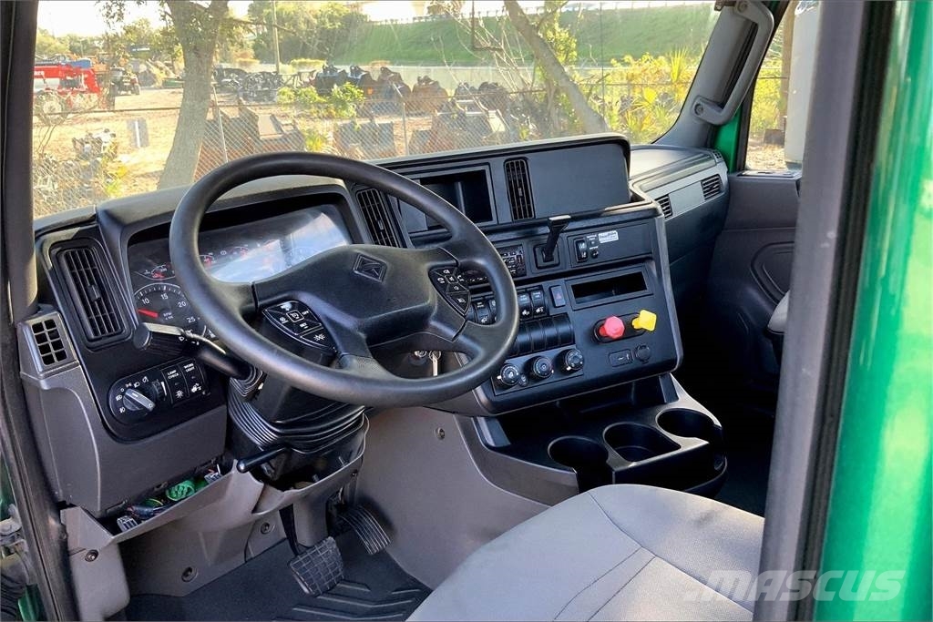 International LT625 6x4 Prime Movers