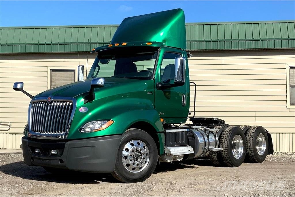 International LT625 6x4 Prime Movers