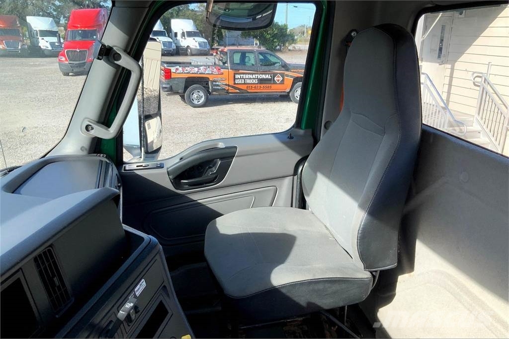 International LT625 6x4 Prime Movers