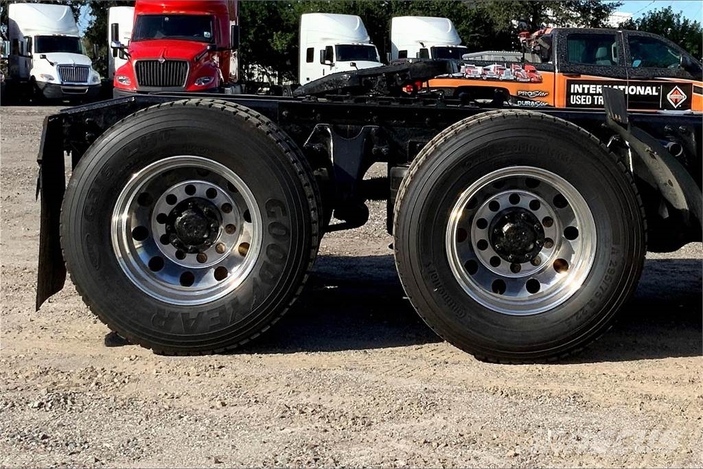 International LT625 6x4 Prime Movers