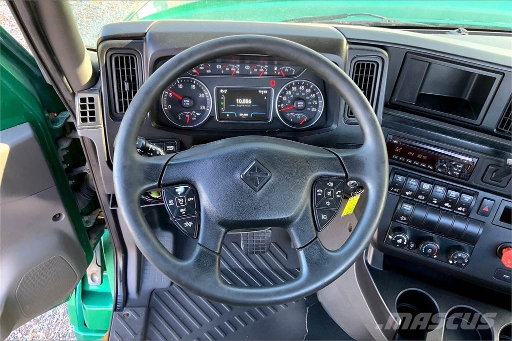 International LT625 6x4 Prime Movers