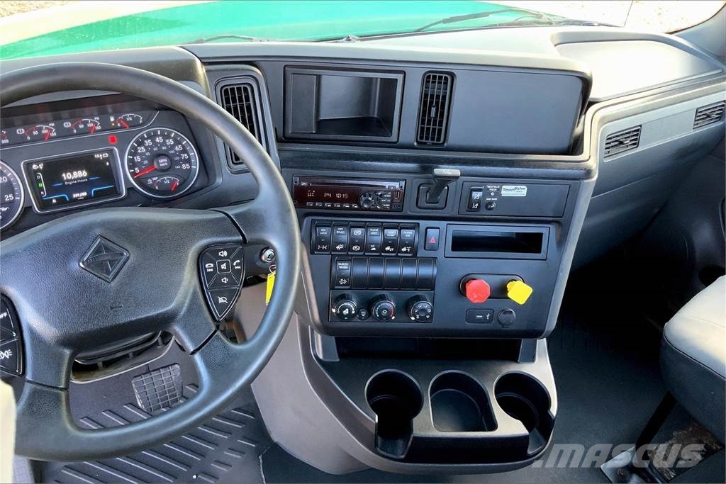 International LT625 6x4 Prime Movers