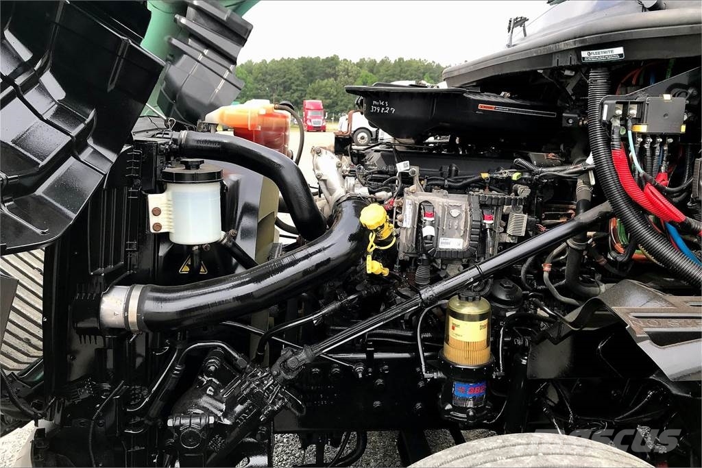 International LT625 6x4 Prime Movers