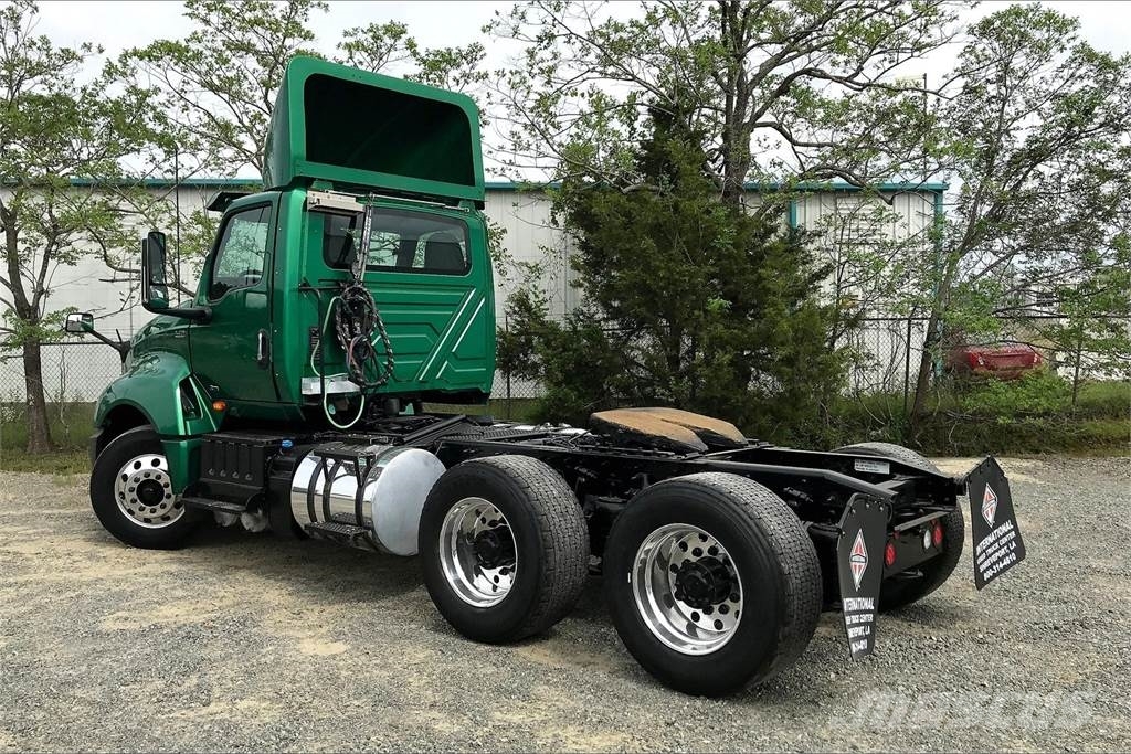 International LT625 6x4 Prime Movers