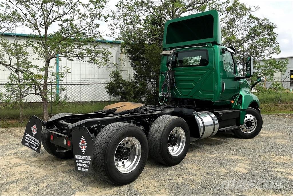 International LT625 6x4 Prime Movers