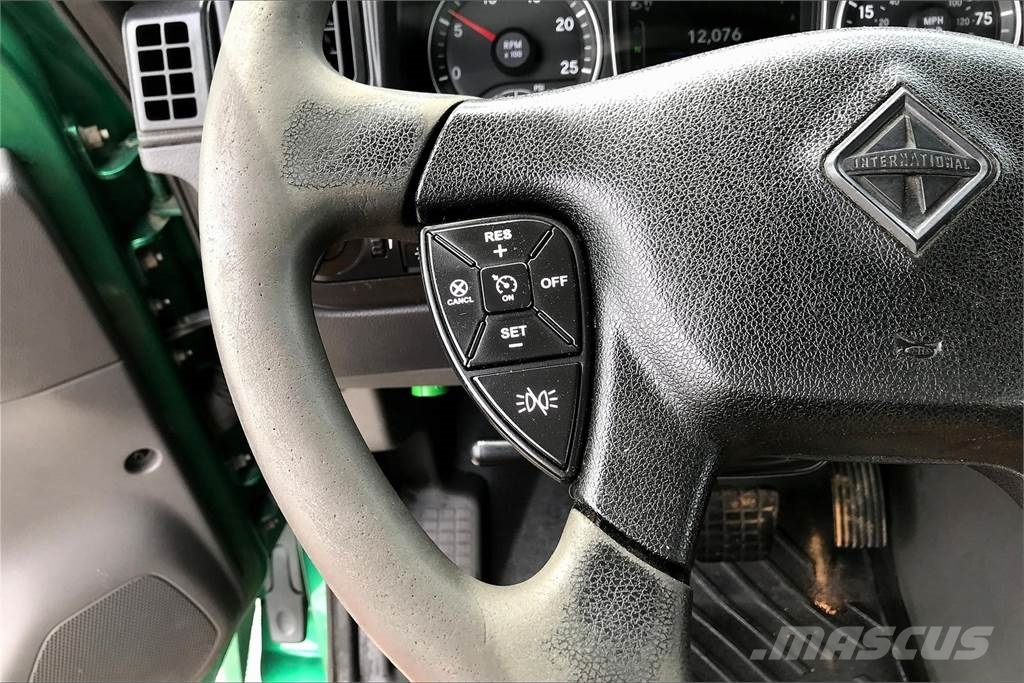 International LT625 6x4 Prime Movers