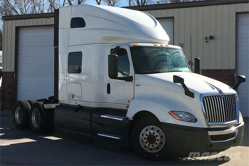 International LT625 6x4 Prime Movers