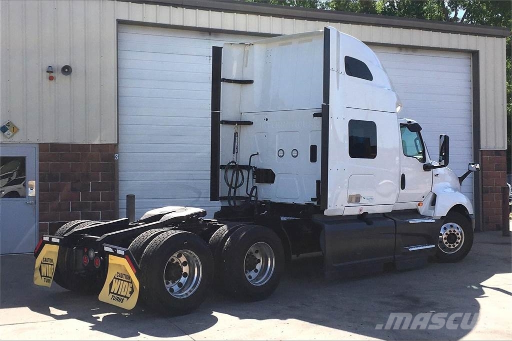 International LT625 6x4 Prime Movers