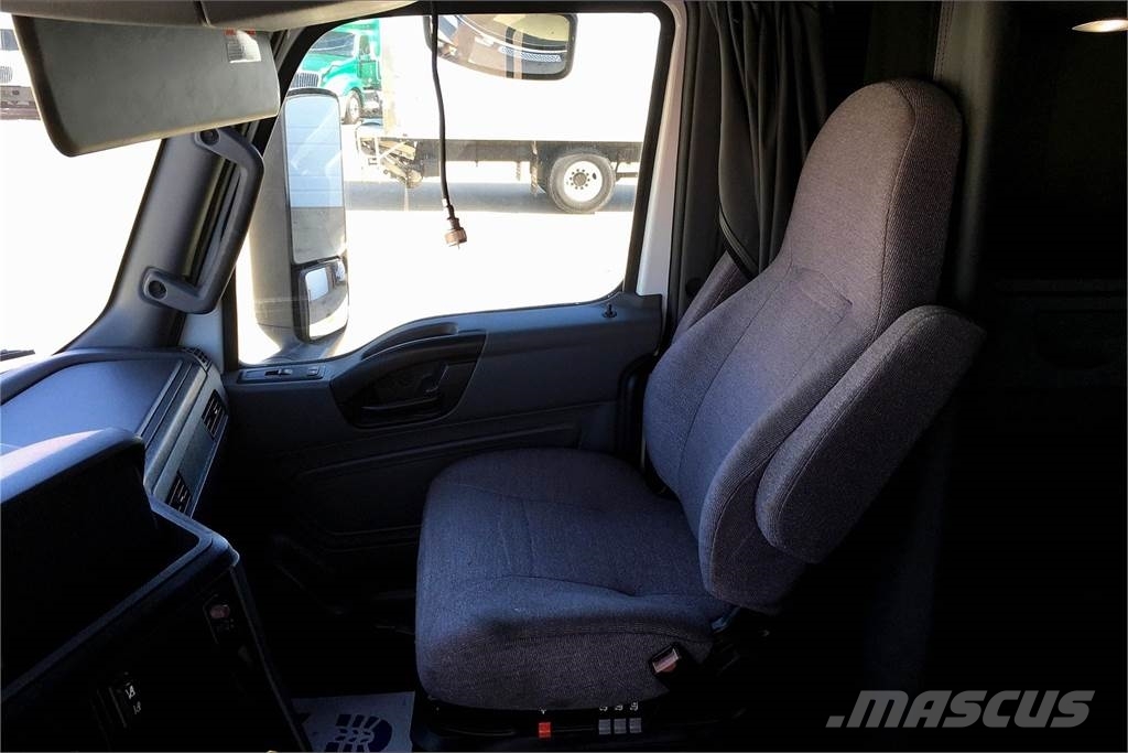 International LT625 6x4 Prime Movers