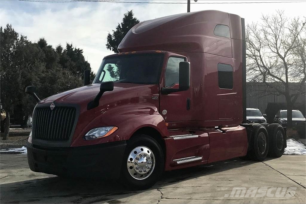 International LT625 6x4 Prime Movers