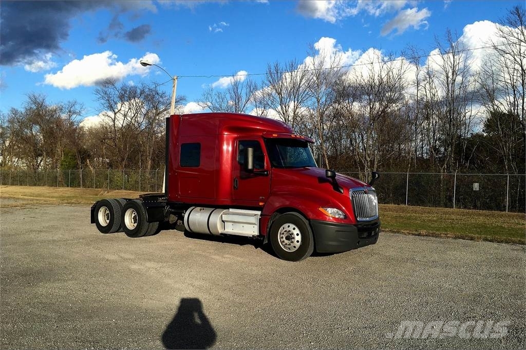 International LT625 6x4 Prime Movers