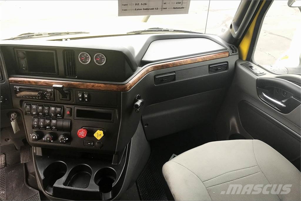 International LT625 6x4 Prime Movers