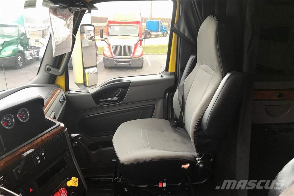 International LT625 6x4 Prime Movers