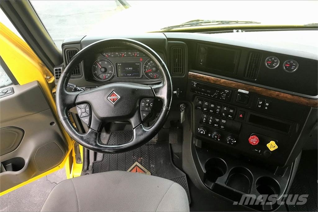 International LT625 6x4 Prime Movers
