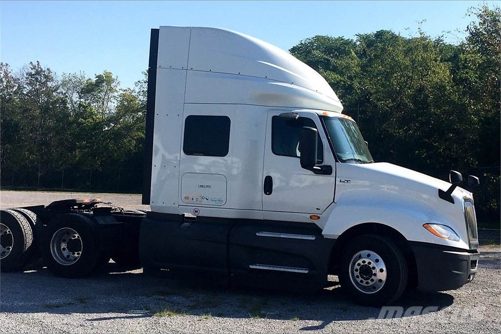 International LT625 6x4 Prime Movers