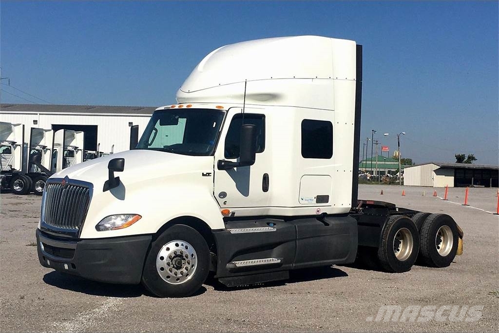International LT625 6x4 Prime Movers