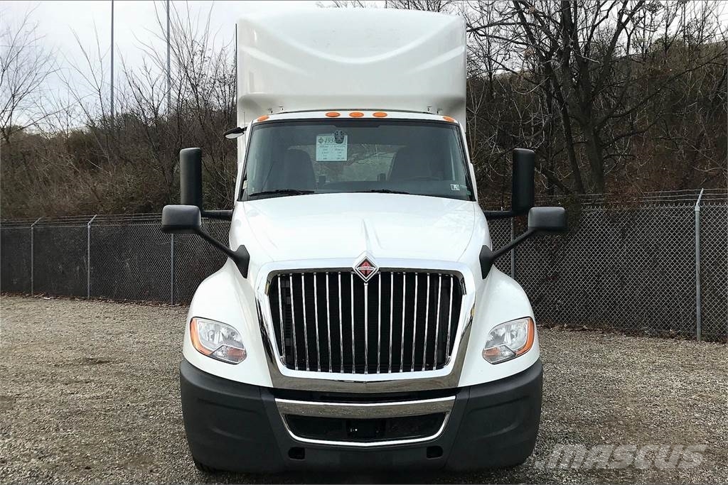 International LT625 6x4 Prime Movers