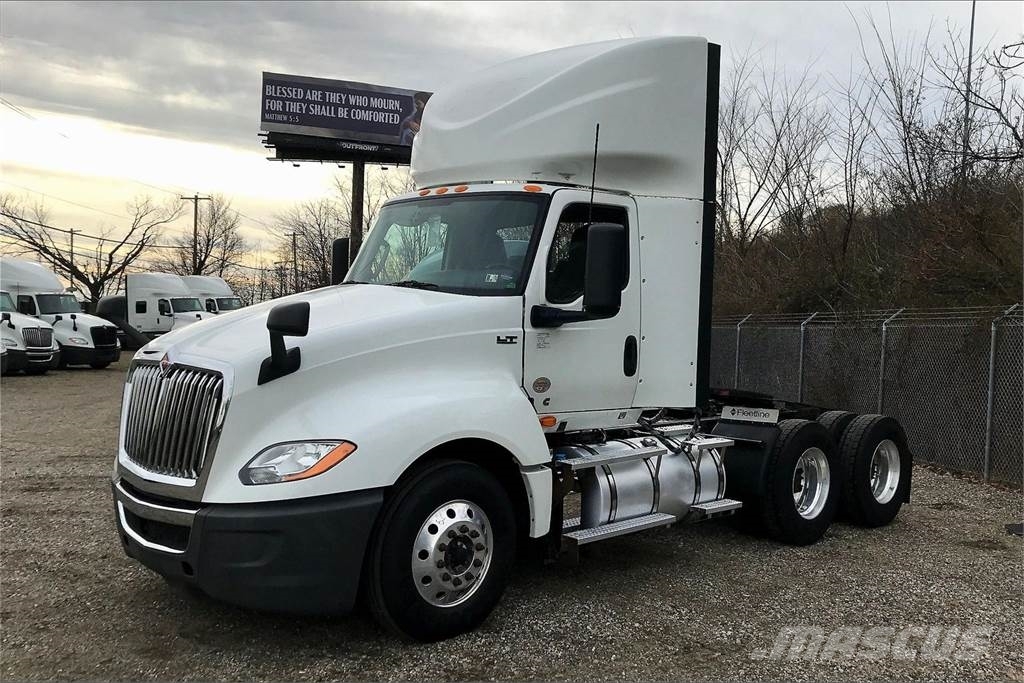International LT625 6x4 Prime Movers